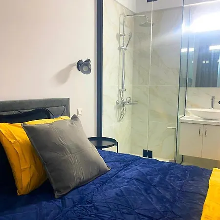 Luxury Retreat- 2-bedroom, 2-bath Daire Lefkoşa