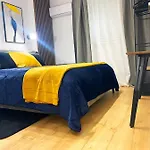 Luxury Retreat- 2-bedroom, 2-bath Апартаменти