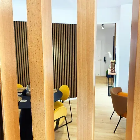 Luxury Retreat- 2-bedroom, 2-bath 公寓 *