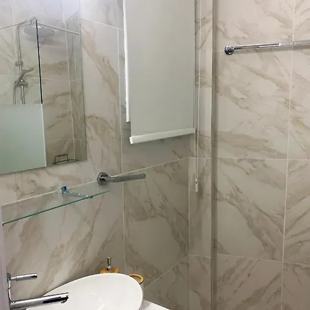 Apartment Luxury Retreat- 2-bedroom, 2-bath