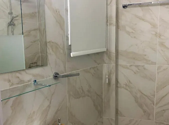 公寓 Luxury Retreat- 2-bedroom, 2-bath