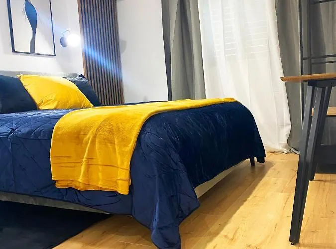 Luxury Retreat- 2-bedroom, 2-bath 公寓