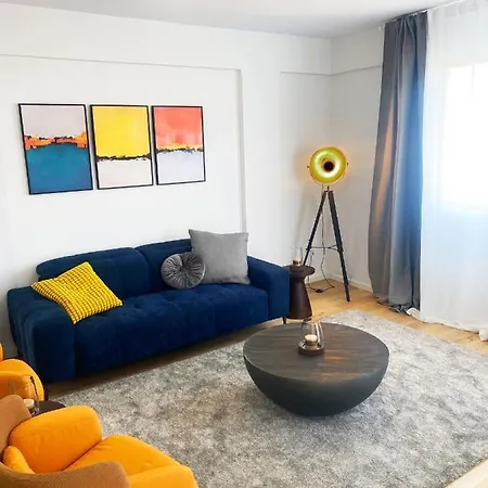 Luxury Retreat- 2-bedroom, 2-bath * Nicosia