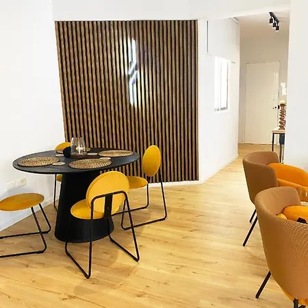 Apartment Luxury Retreat- 2-bedroom, 2-bath