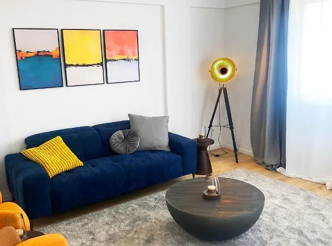 Luxury Retreat- 2-bedroom, 2-bath * Nicosia