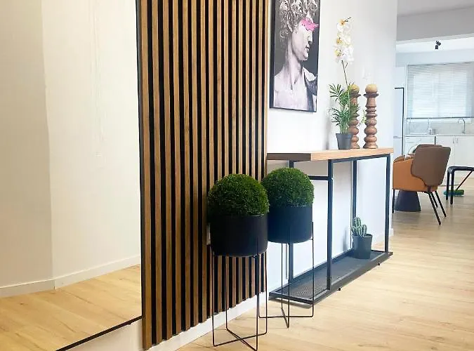 Apartment Luxury Retreat- 2-bedroom, 2-bath