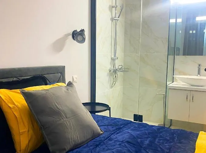 Luxury Retreat- 2-bedroom, 2-bath Apartment Nicosia